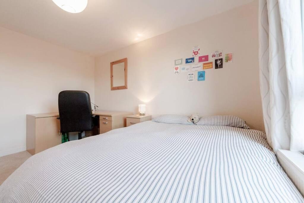 Spacious Two Double Bedroom Flat Londra Exterior foto
